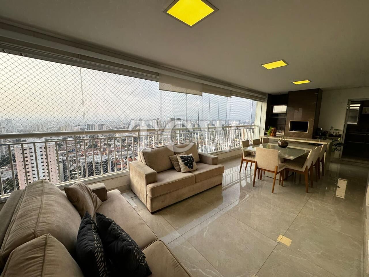 Apartamento à venda com 3 quartos, 146m² - Foto 2
