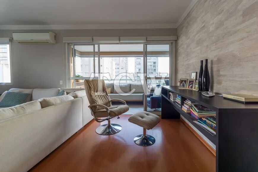 Apartamento à venda com 3 quartos, 137m² - Foto 2