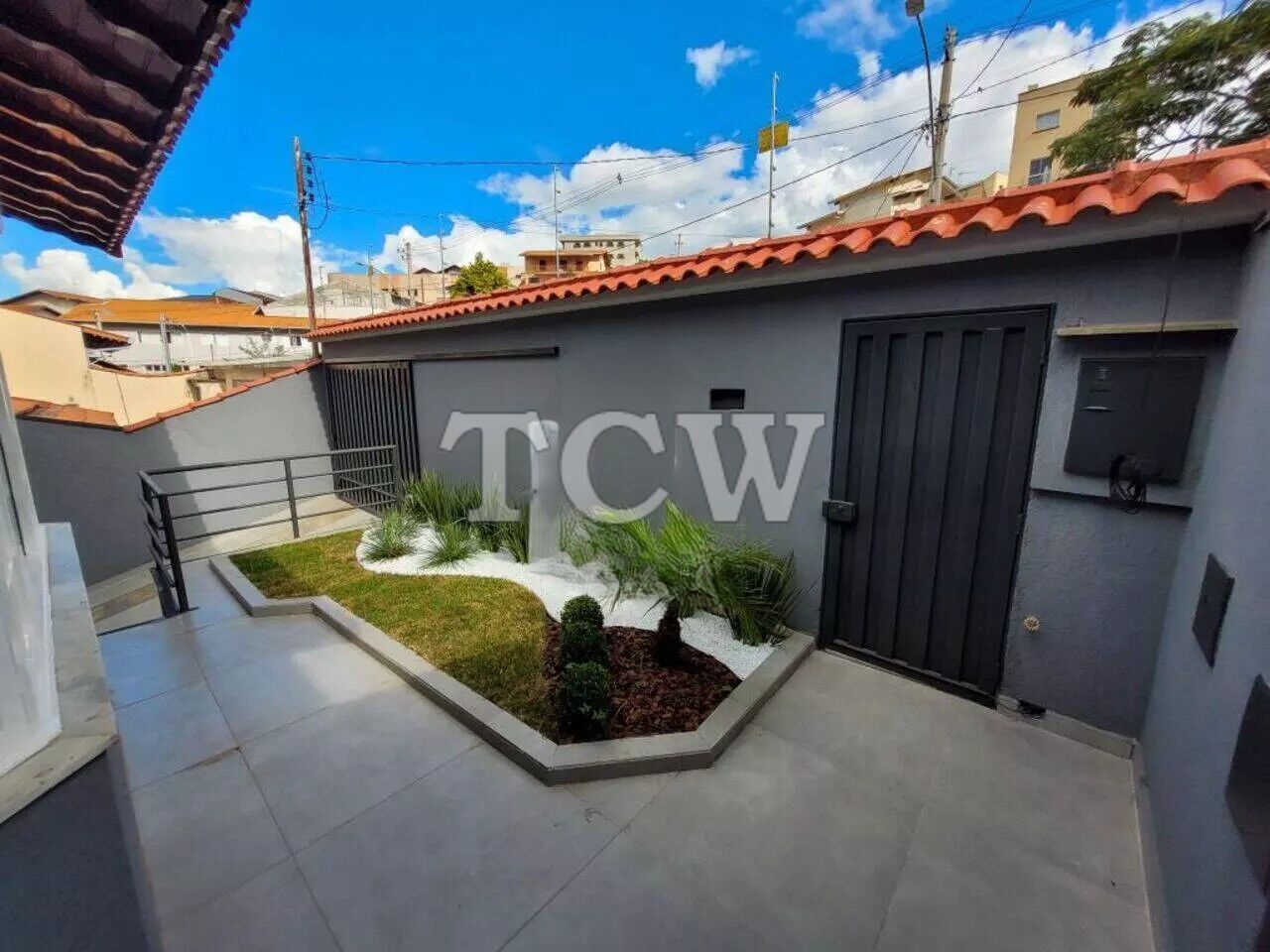 Casa à venda com 3 quartos, 210m² - Foto 3
