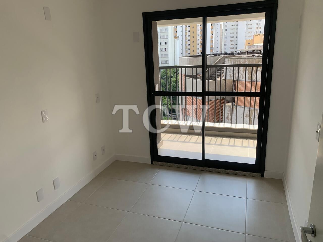 Apartamento à venda com 1 quarto, 40m² - Foto 2