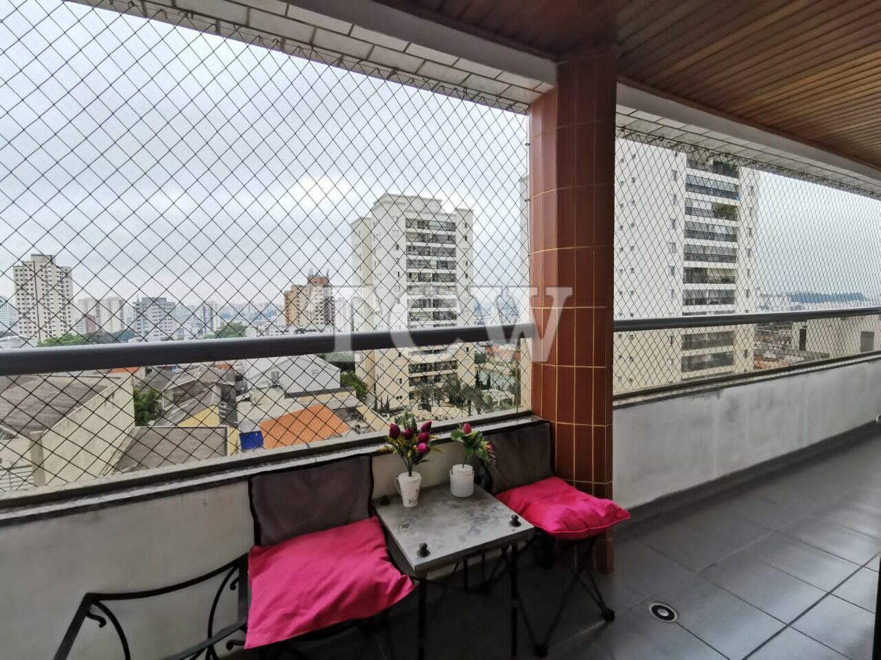 Apartamento à venda com 3 quartos, 140m² - Foto 2