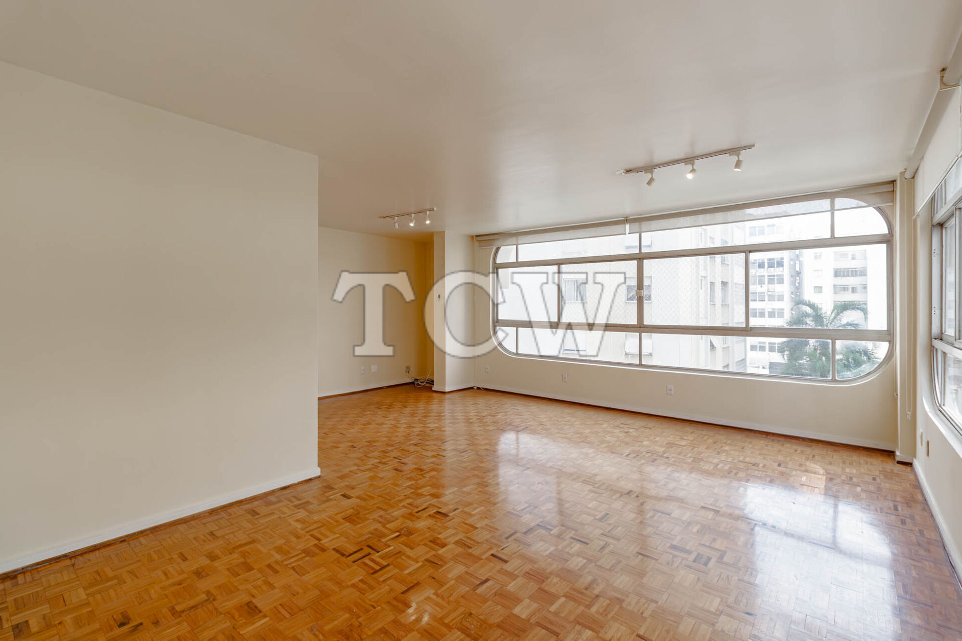 Apartamento à venda com 3 quartos, 145m² - Foto 4