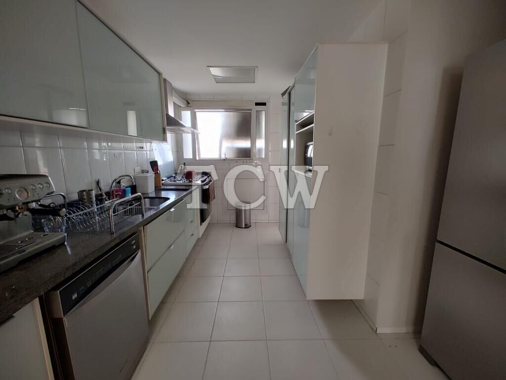 Apartamento à venda com 3 quartos, 181m² - Foto 23