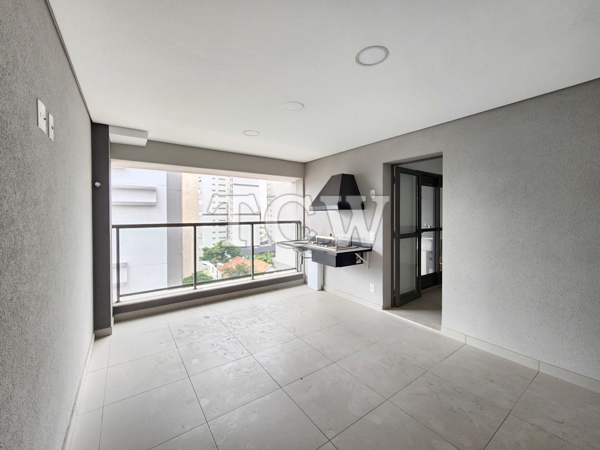 Apartamento à venda com 3 quartos, 163m² - Foto 2