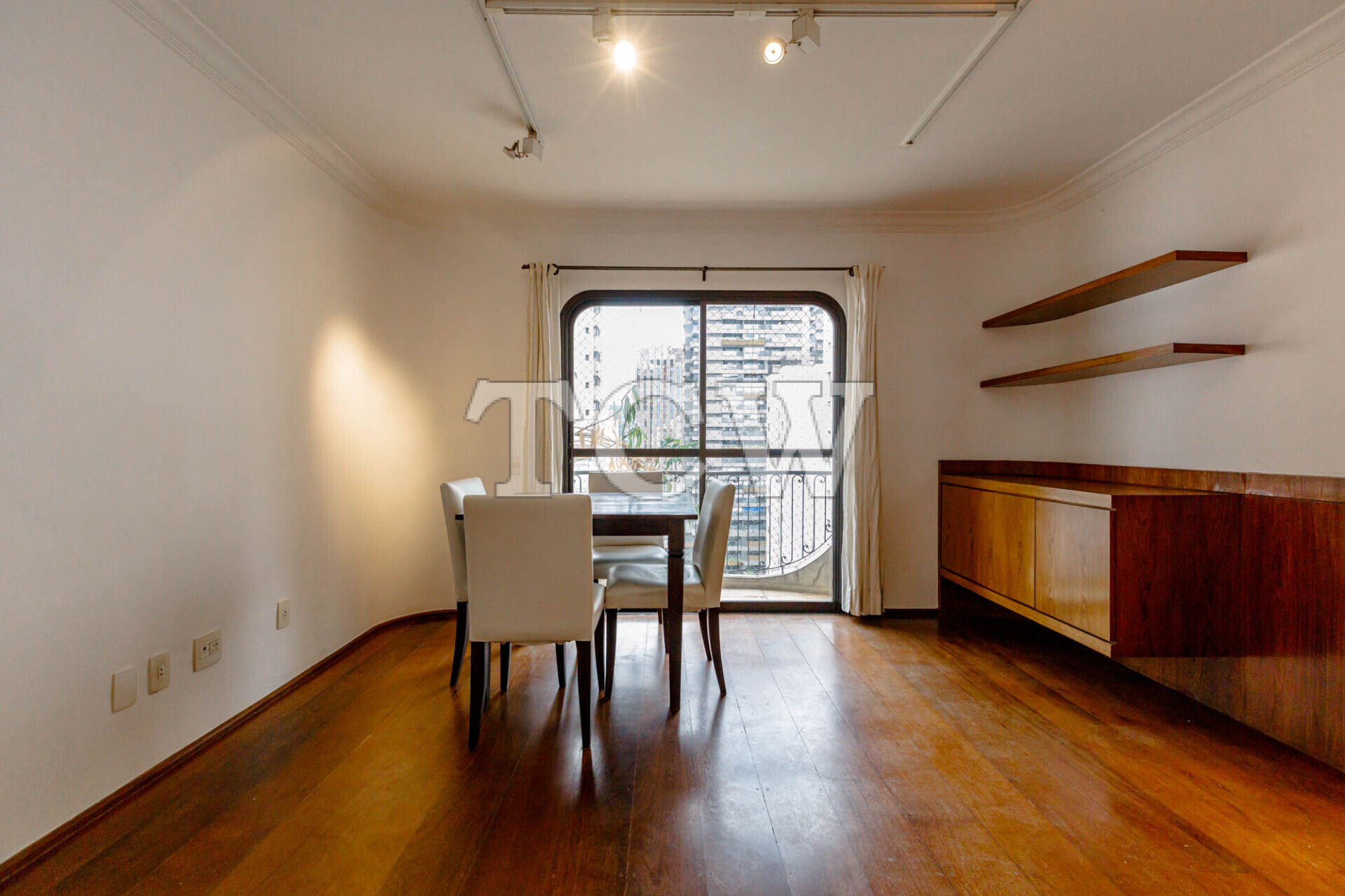 Apartamento à venda com 1 quarto, 74m² - Foto 2