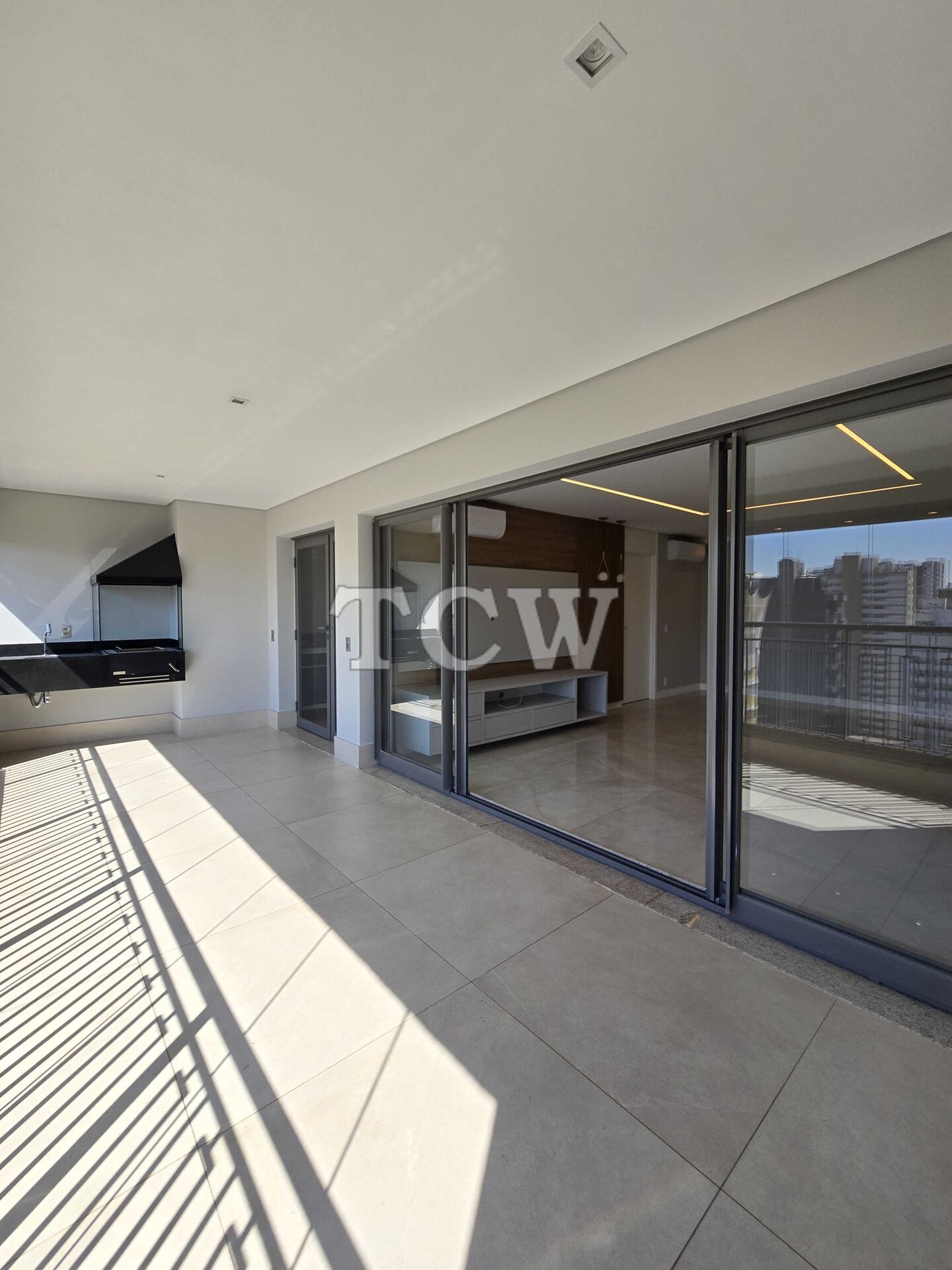 Apartamento à venda com 3 quartos, 150m² - Foto 8