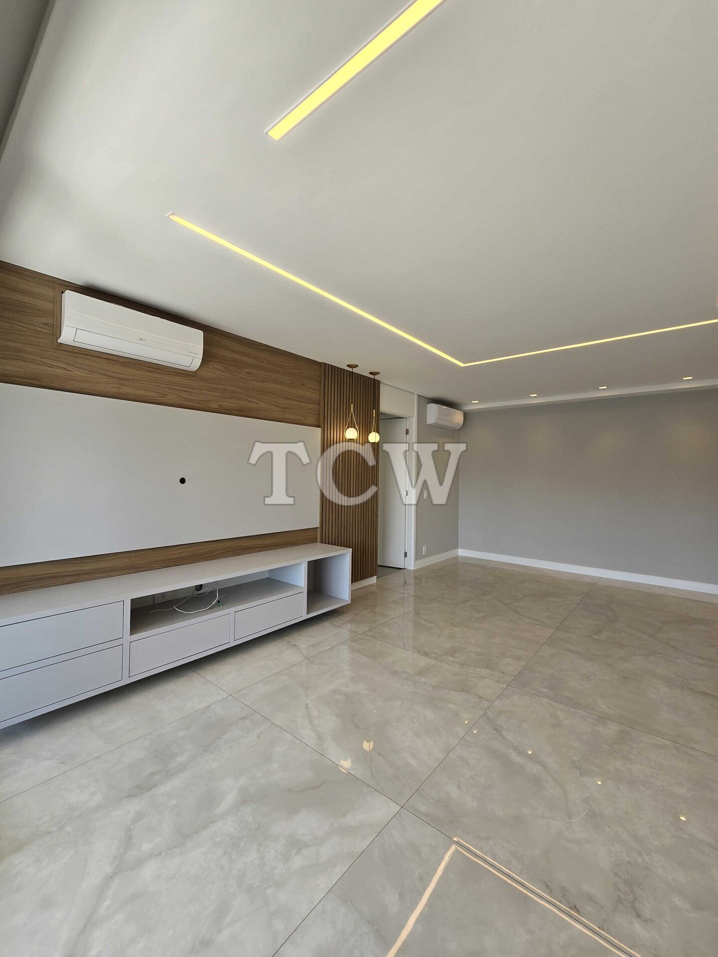 Apartamento à venda com 3 quartos, 150m² - Foto 4