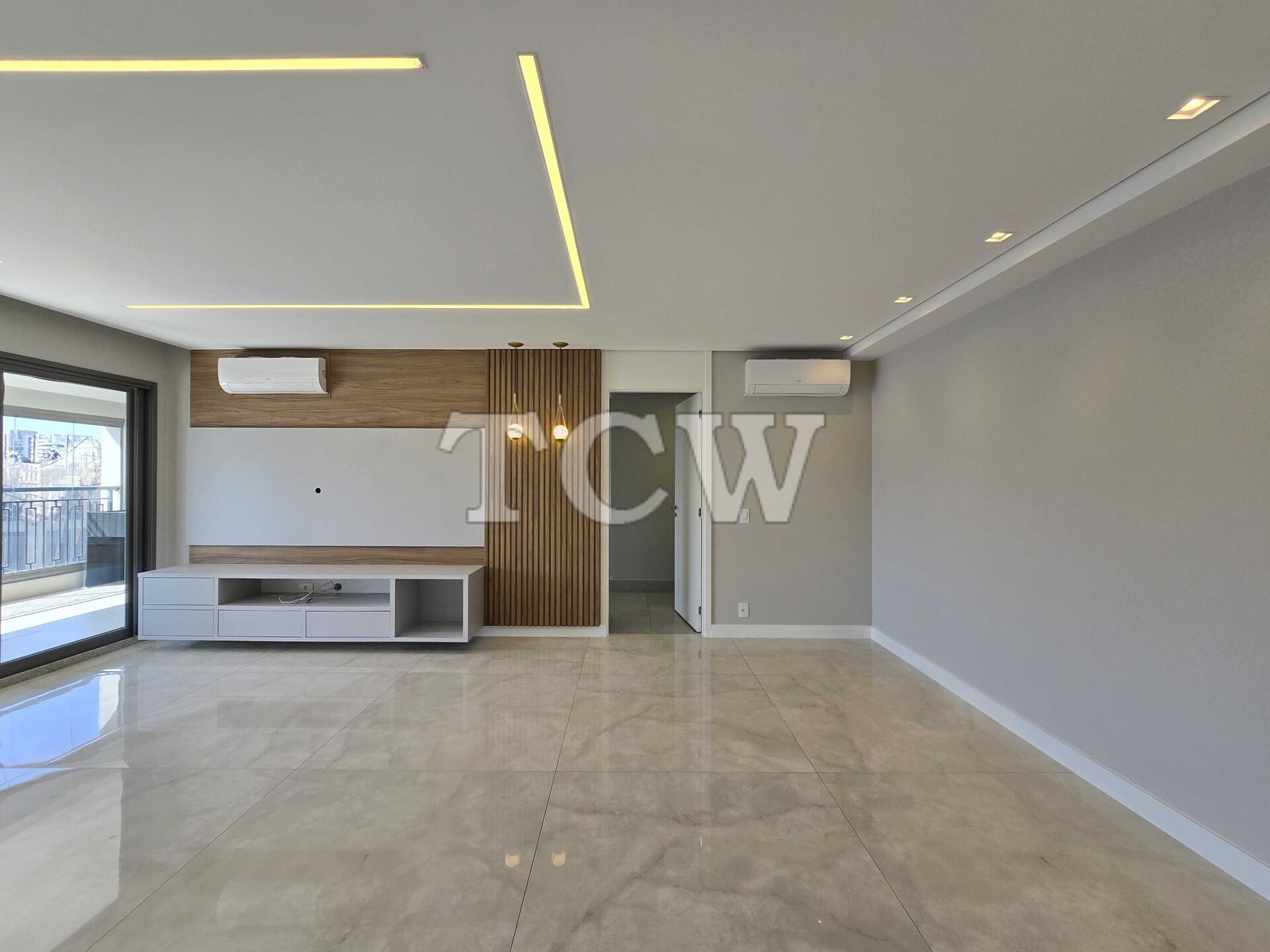 Apartamento à venda com 3 quartos, 150m² - Foto 1