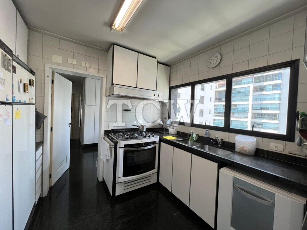 Apartamento à venda com 4 quartos, 220m² - Foto 15