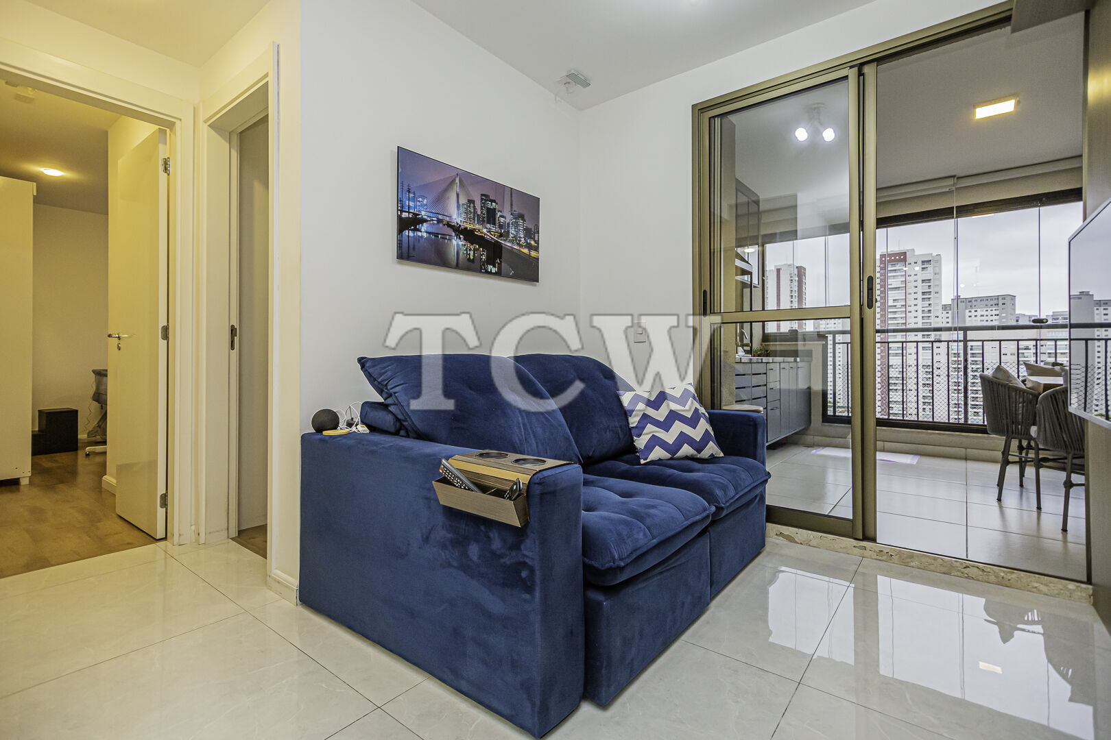 Apartamento à venda com 2 quartos, 67m² - Foto 2