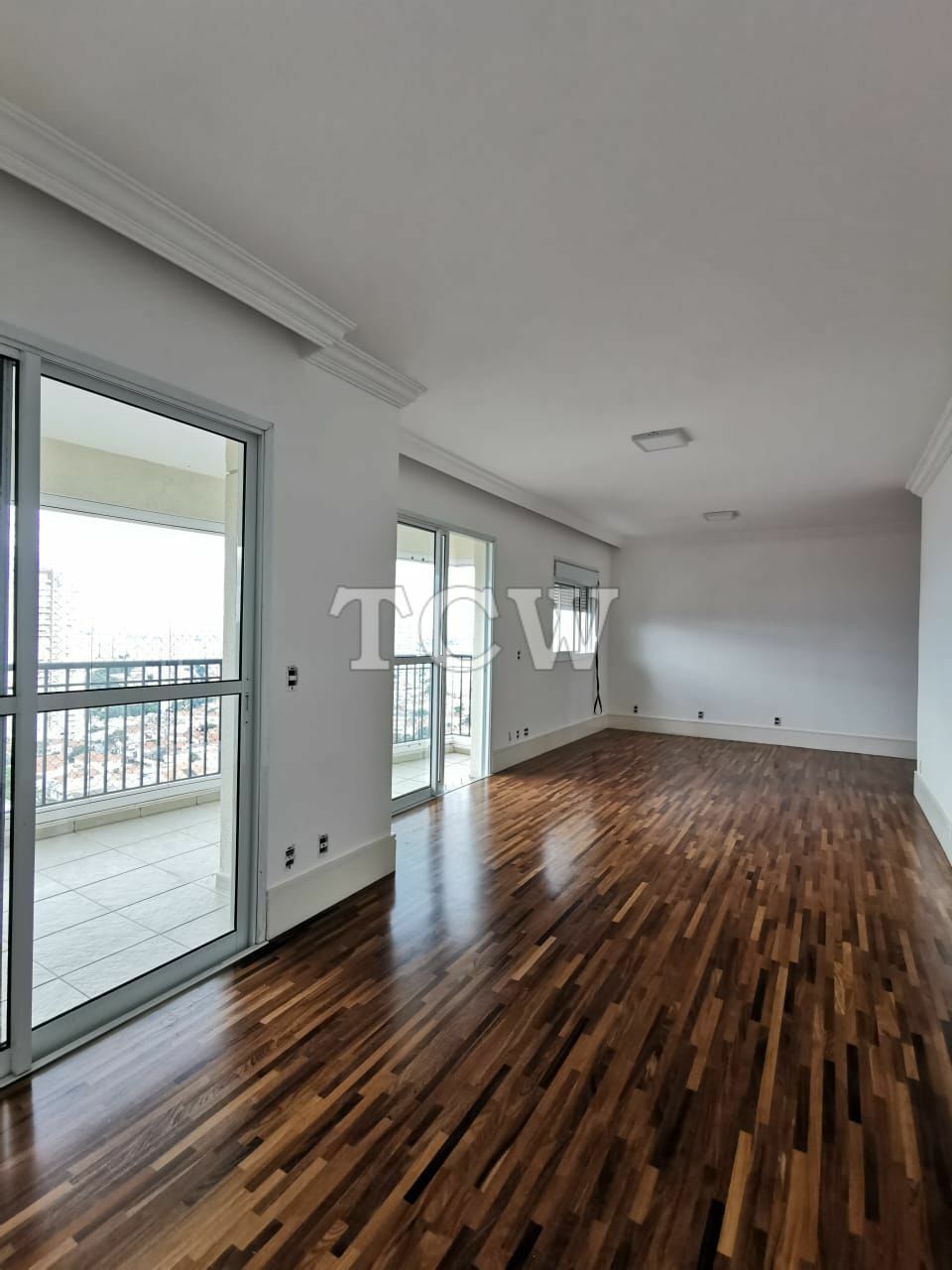Apartamento à venda com 3 quartos, 133m² - Foto 1