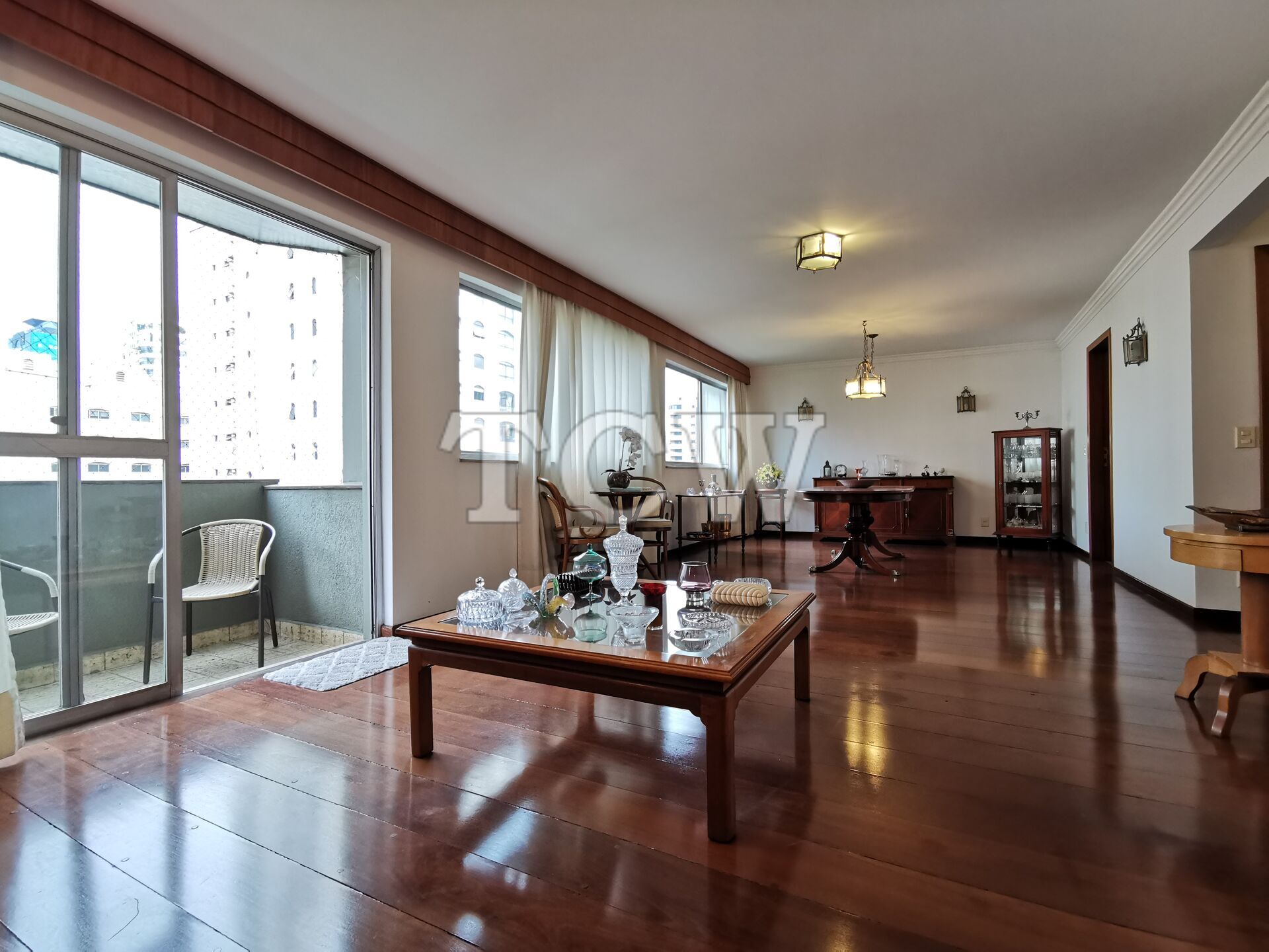 Apartamento à venda com 4 quartos, 172m² - Foto 1