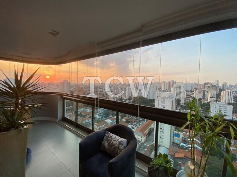Apartamento à venda com 4 quartos, 185m² - Foto 1