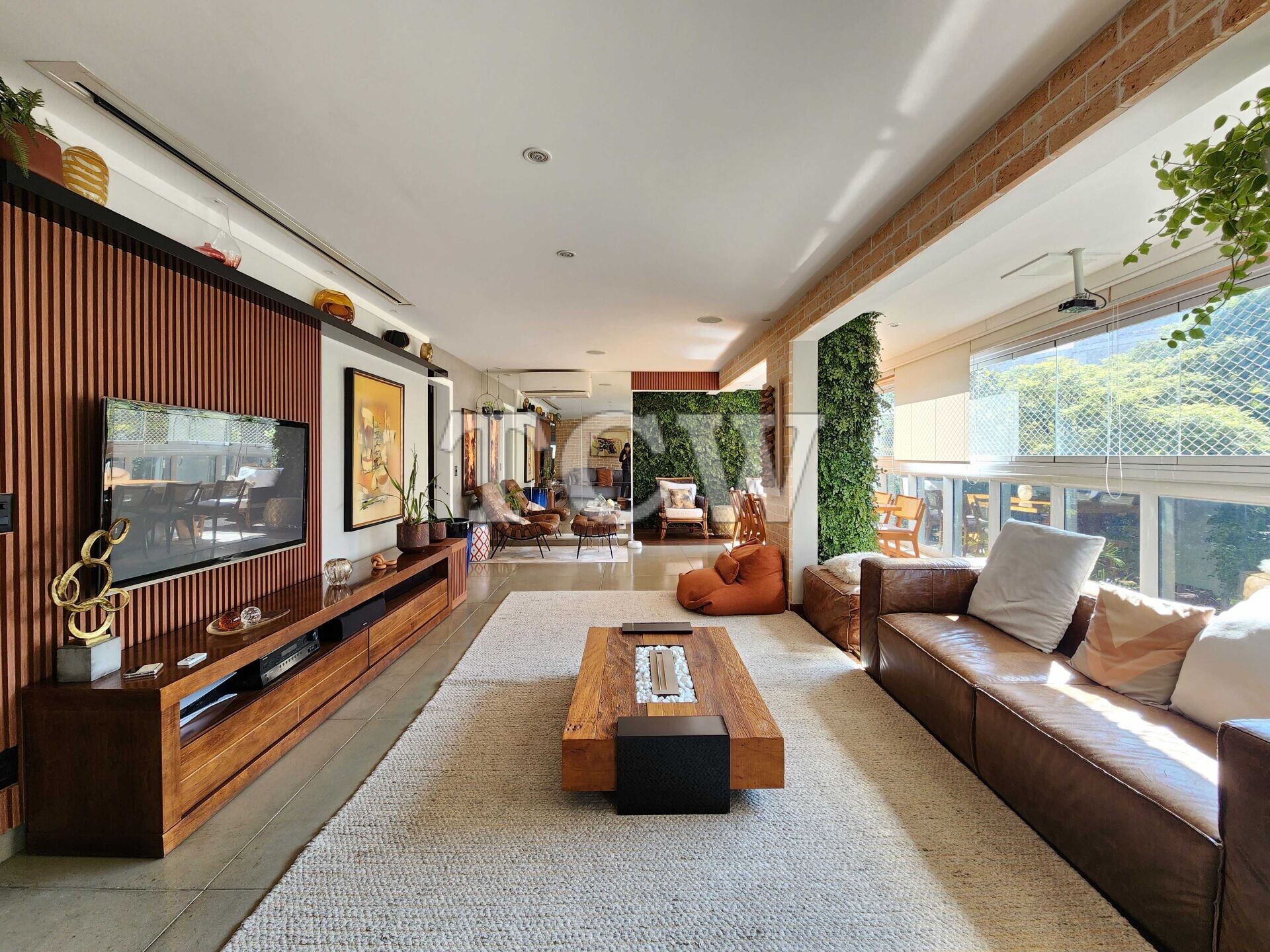 Apartamento à venda com 3 quartos, 160m² - Foto 3