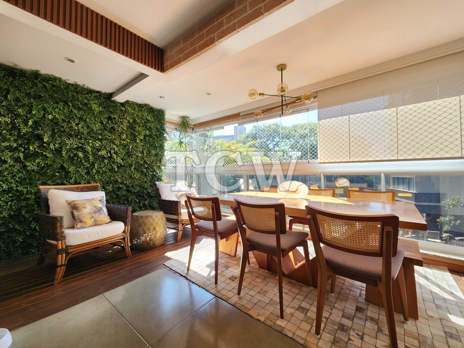 Apartamento à venda com 3 quartos, 160m² - Foto 1