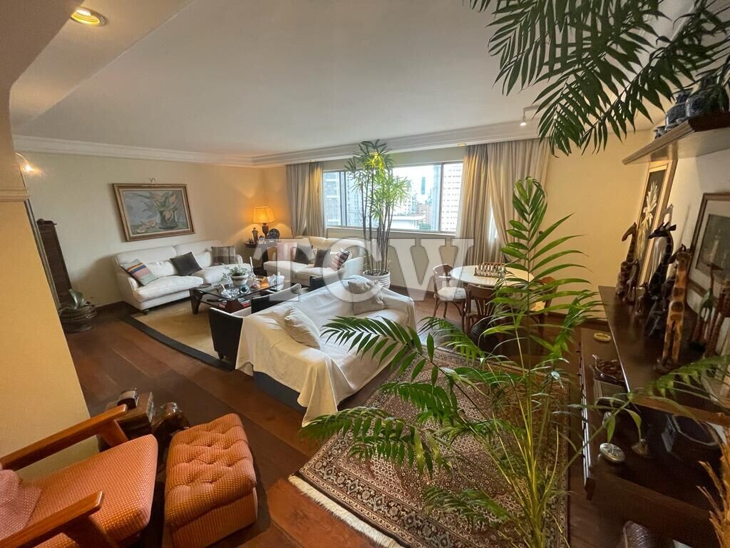 Apartamento à venda com 3 quartos, 240m² - Foto 1