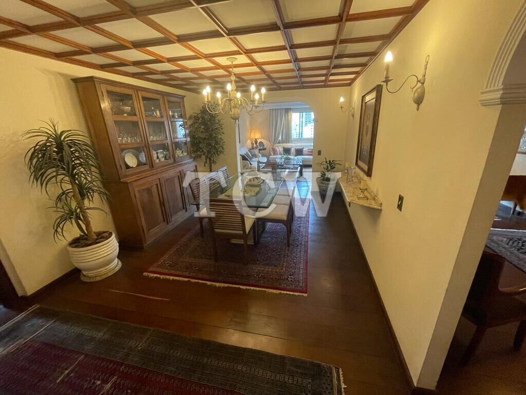 Apartamento à venda com 3 quartos, 240m² - Foto 5
