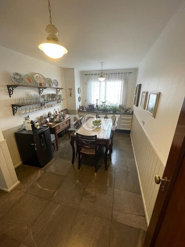 Apartamento à venda com 3 quartos, 240m² - Foto 9