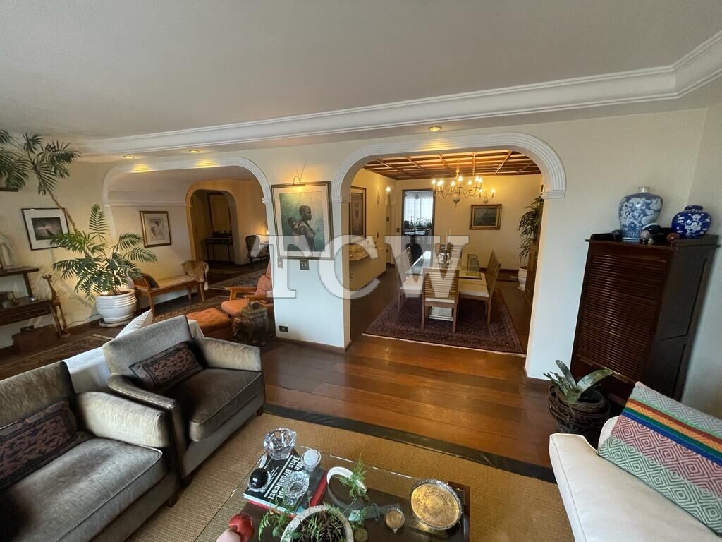 Apartamento à venda com 3 quartos, 240m² - Foto 4