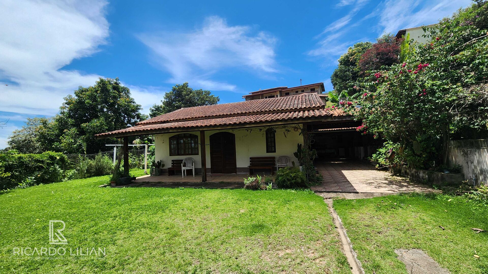 Fazenda à venda com 3 quartos, 1000m² - Foto 2