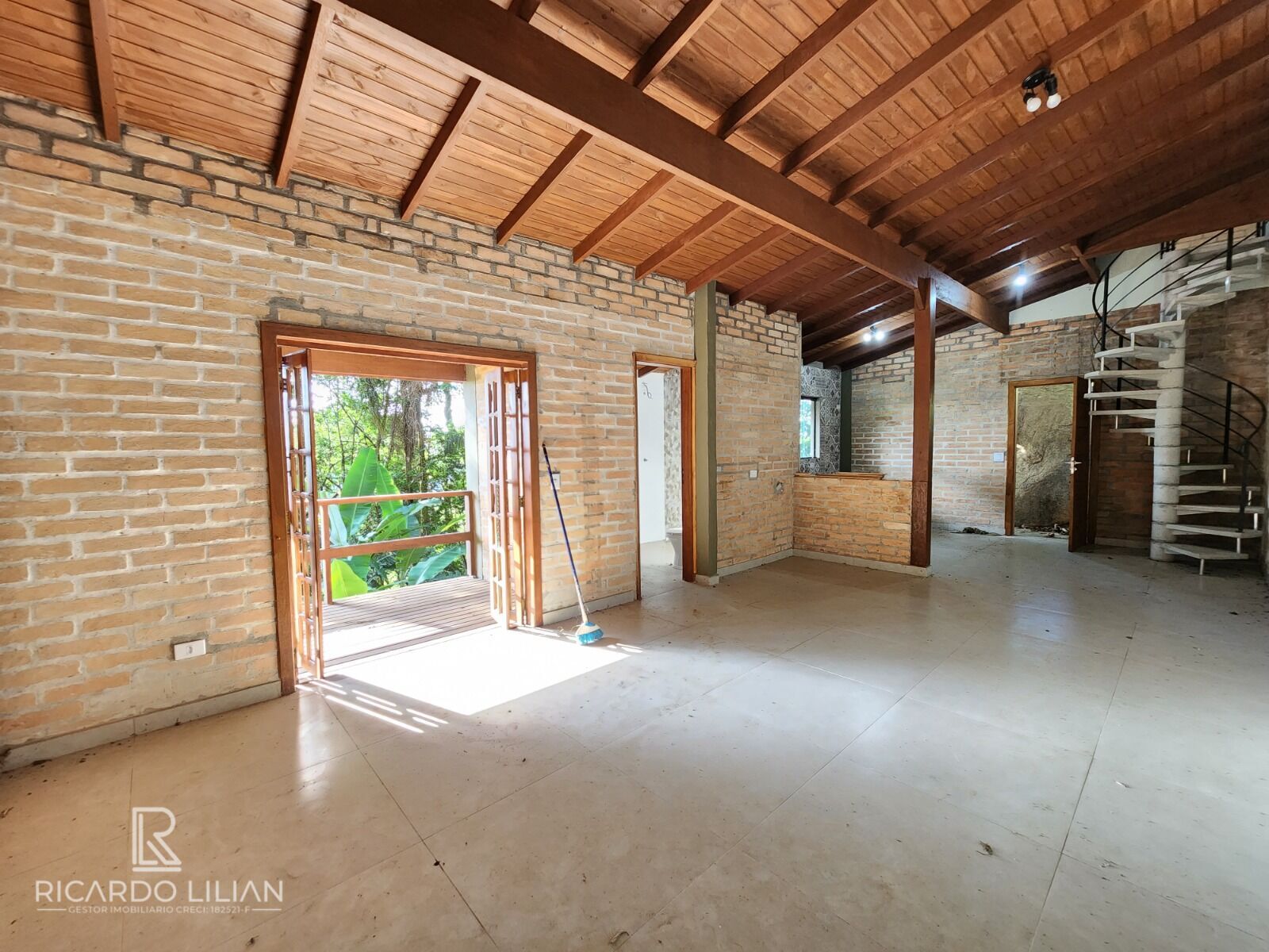 Casa à venda com 1 quarto, 120m² - Foto 6