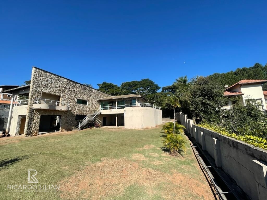 Casa de Condomínio à venda com 5 quartos, 450m² - Foto 2