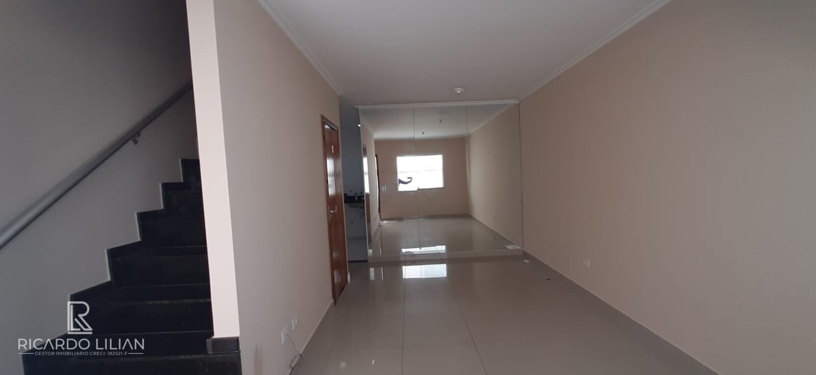 Sobrado à venda com 2 quartos, 60m² - Foto 1