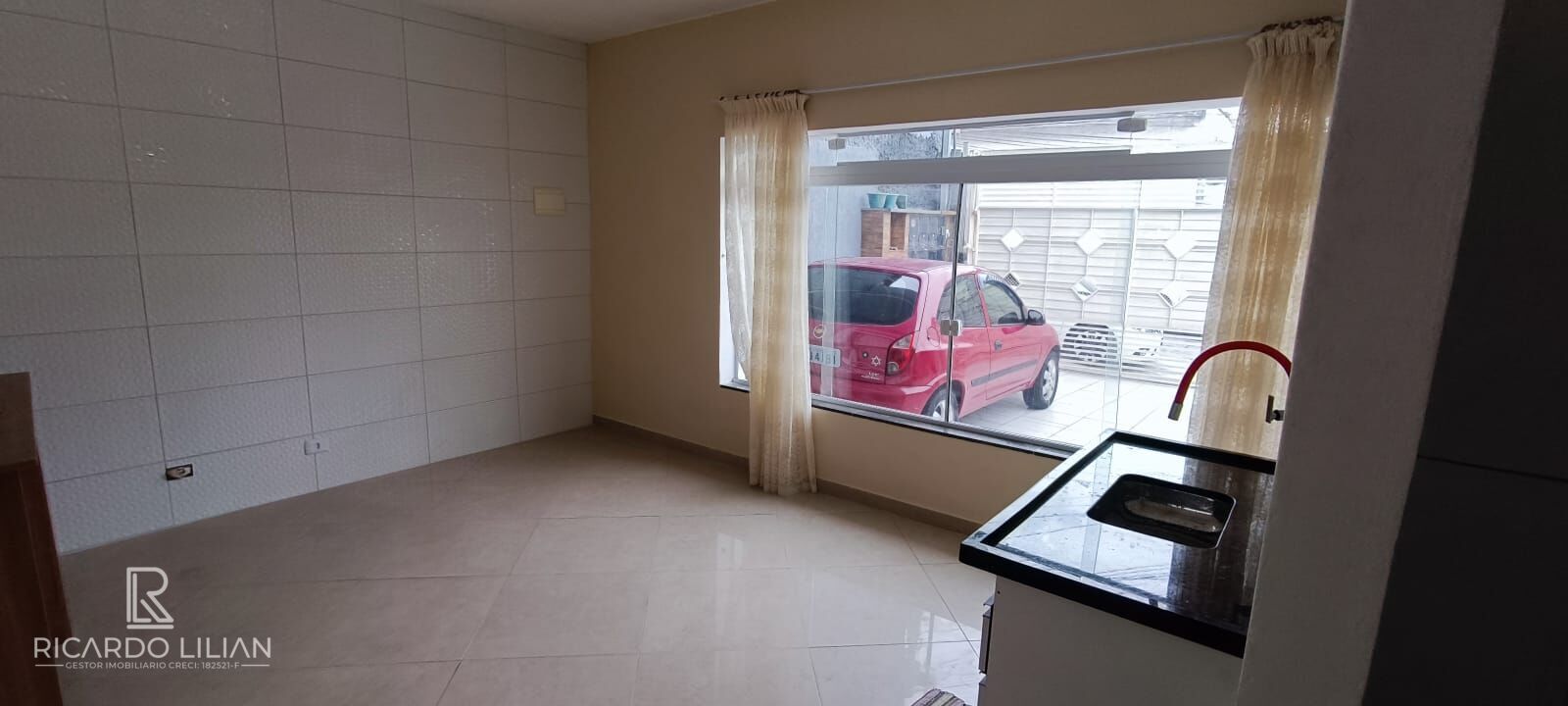 Sobrado à venda com 5 quartos, 275m² - Foto 1