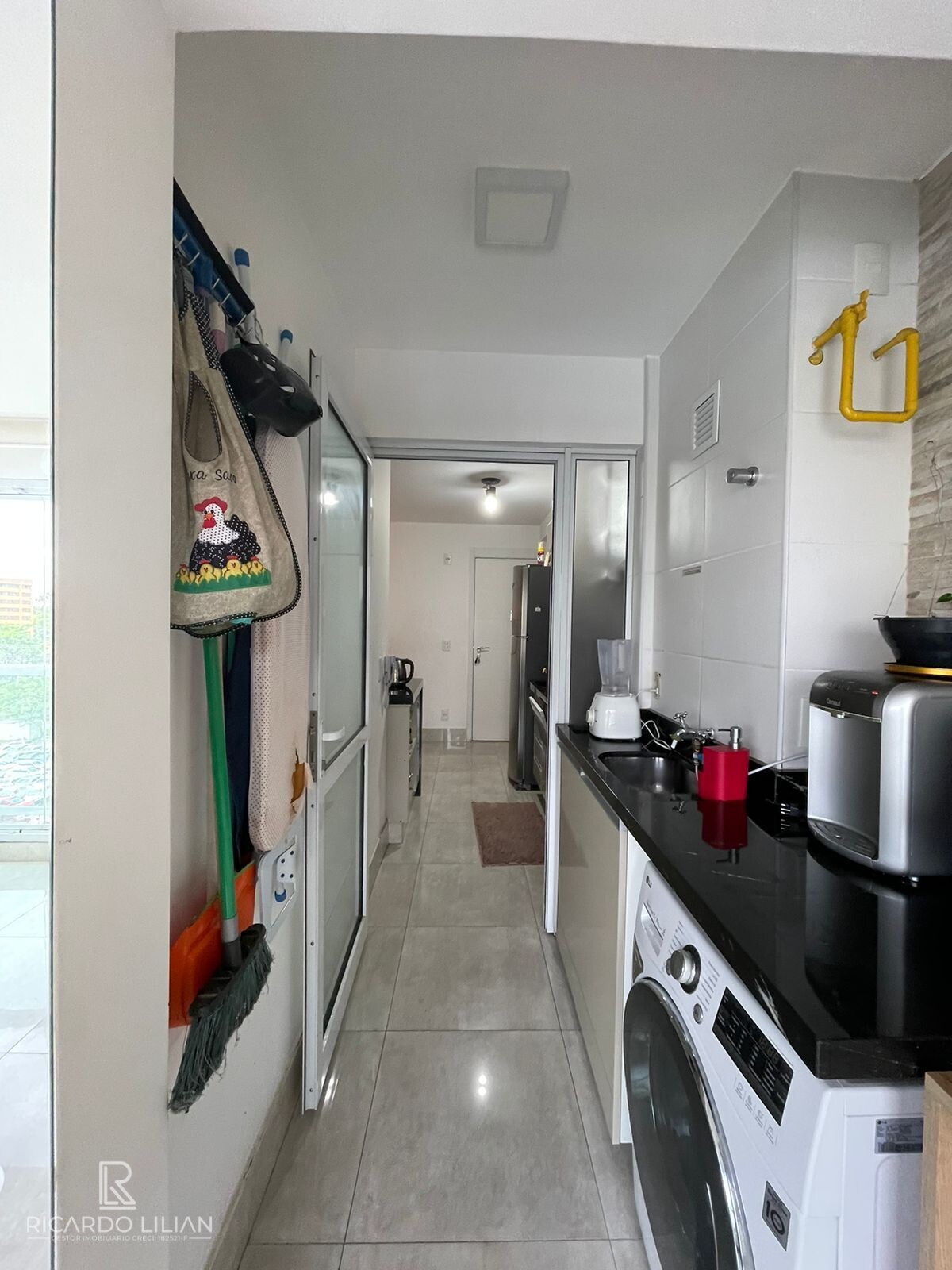 Apartamento à venda com 2 quartos, 68m² - Foto 4