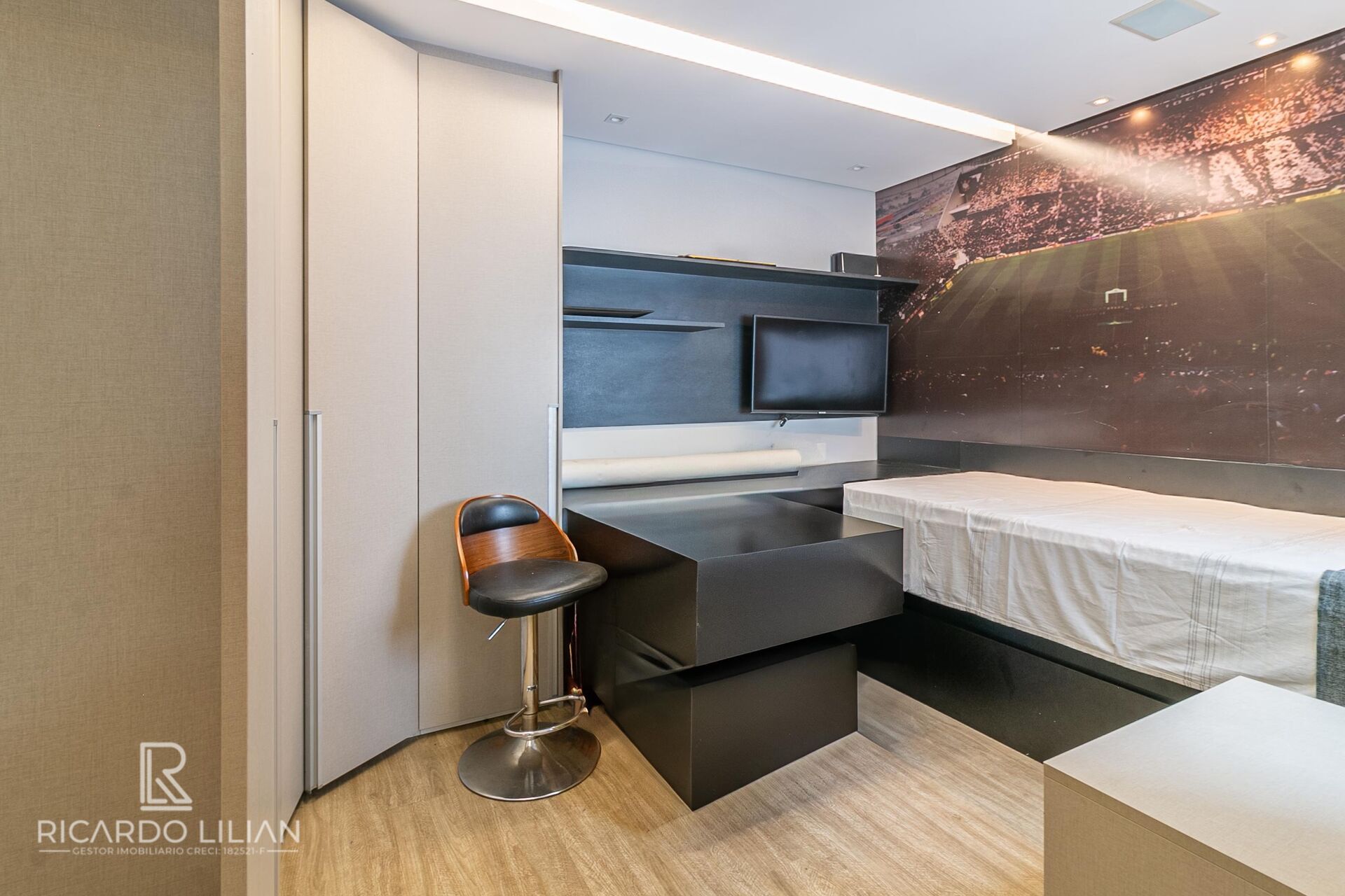 Apartamento à venda com 3 quartos, 168m² - Foto 9