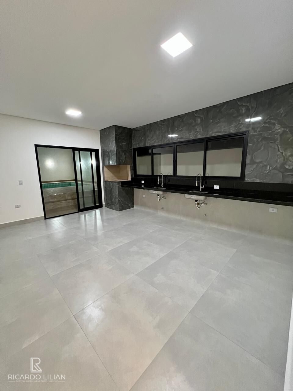 Casa à venda com 3 quartos, 113m² - Foto 14