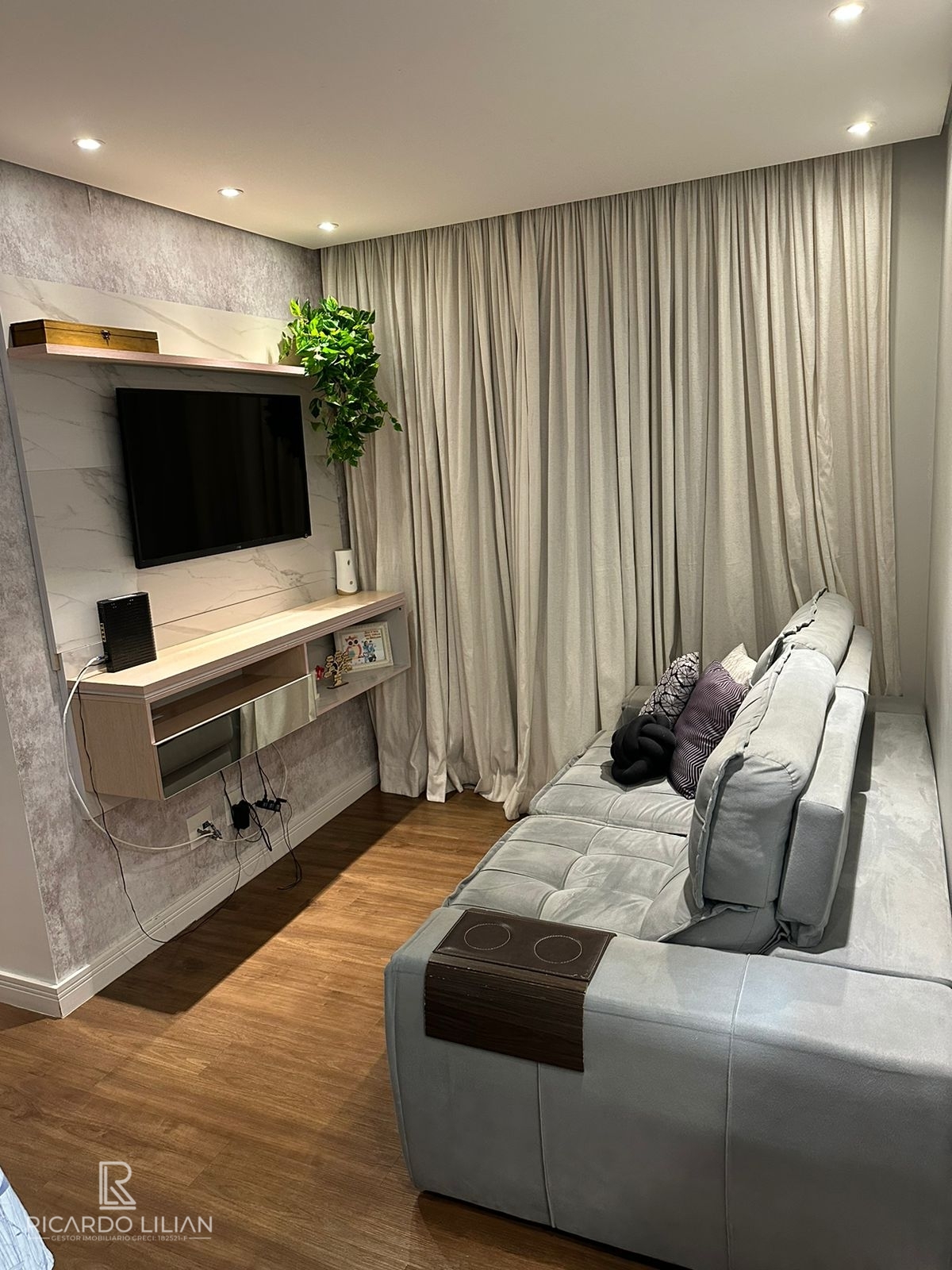 Apartamento à venda com 2 quartos, 56m² - Foto 1