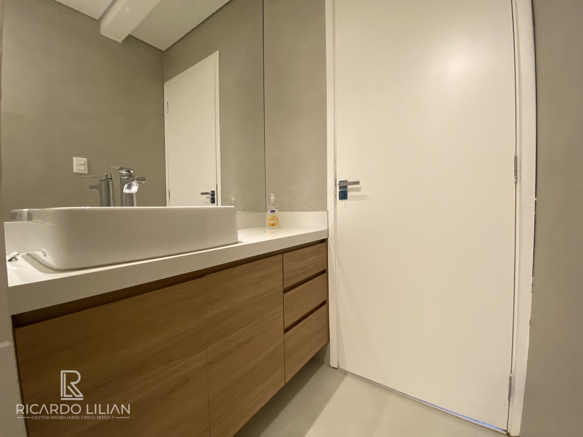 Apartamento à venda com 3 quartos, 180m² - Foto 33