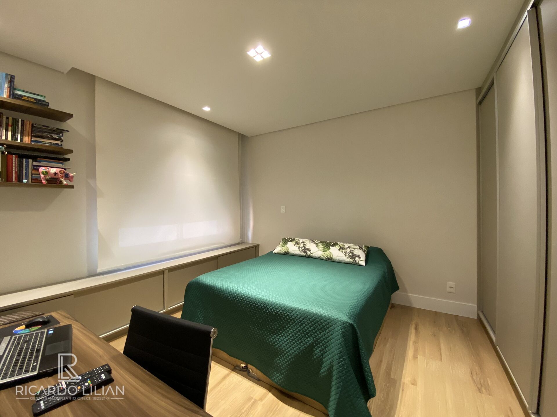 Apartamento à venda com 3 quartos, 180m² - Foto 15