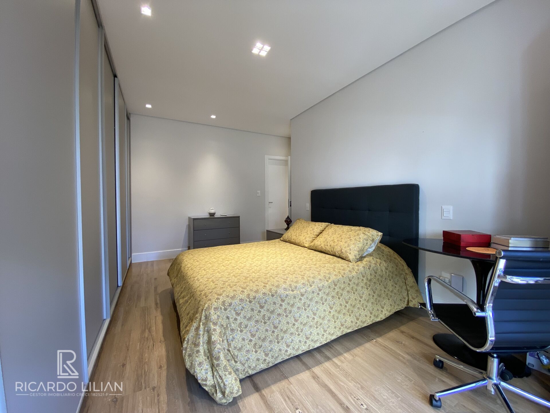 Apartamento à venda com 3 quartos, 180m² - Foto 21