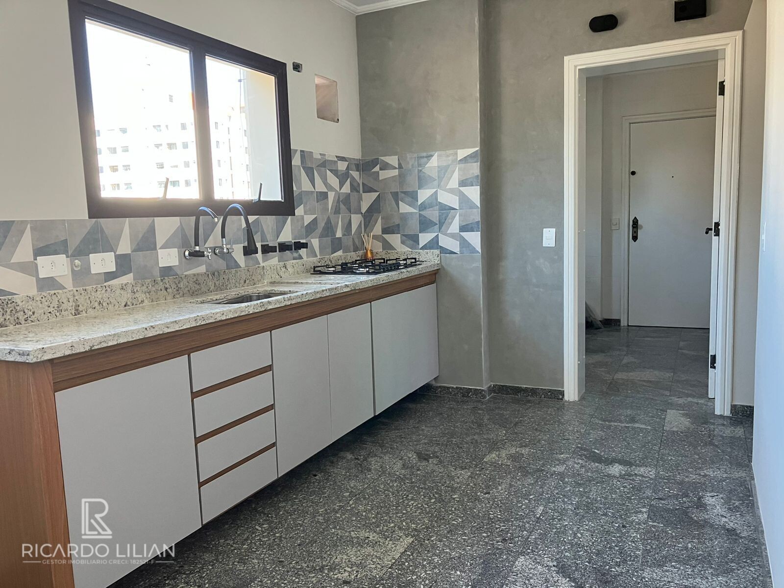 Apartamento à venda com 4 quartos, 159m² - Foto 13