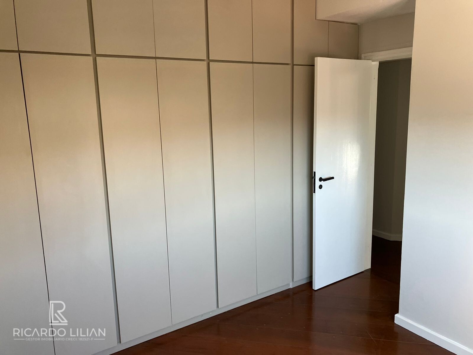 Apartamento à venda com 4 quartos, 159m² - Foto 10