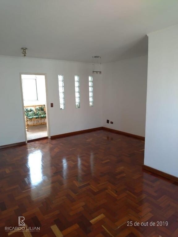 Apartamento à venda com 3 quartos, 107m² - Foto 9