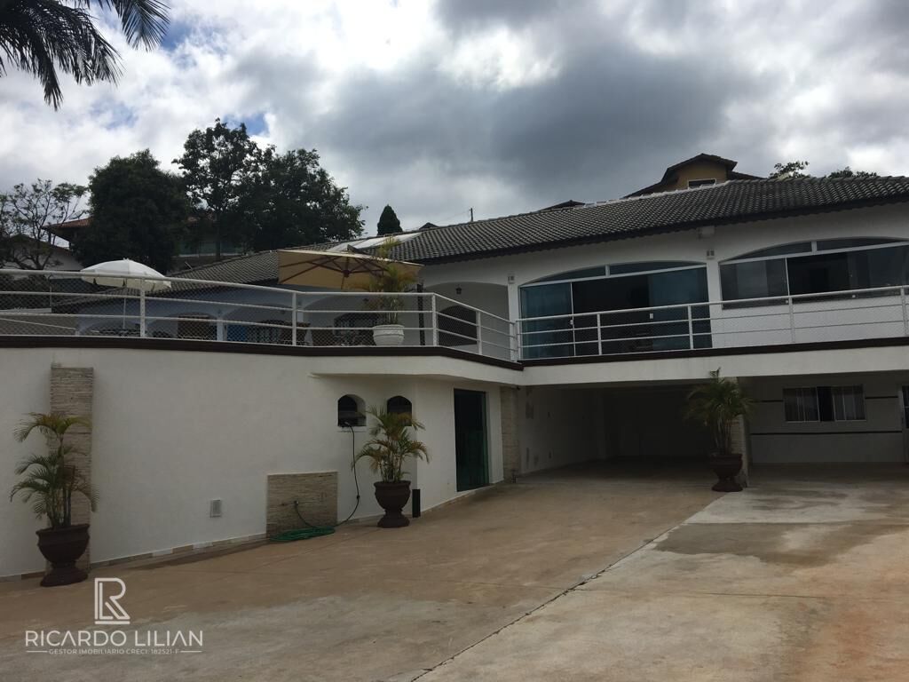 Casa à venda com 4 quartos, 900m² - Foto 1