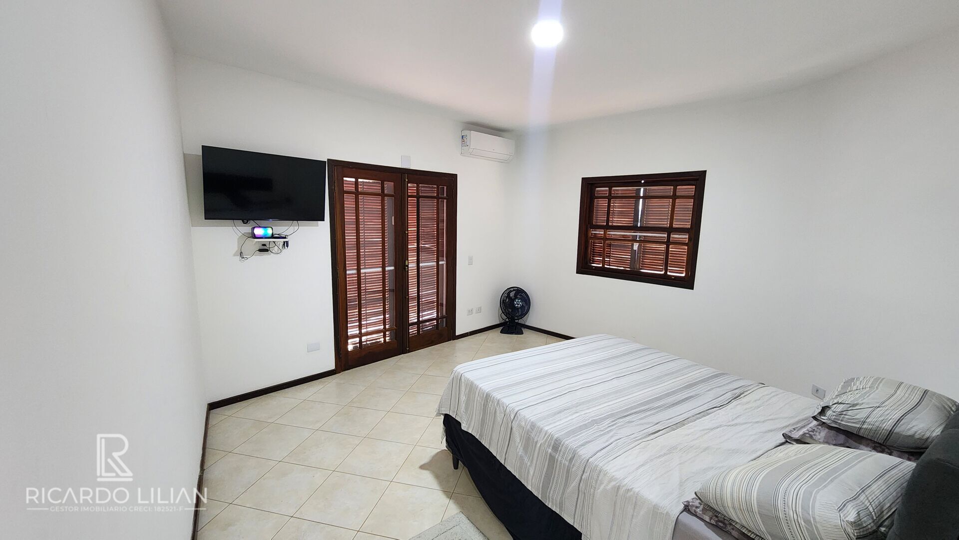 Chácara à venda com 5 quartos, 1741m² - Foto 21