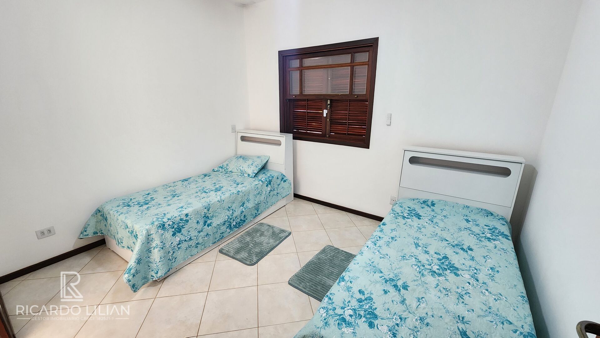 Chácara à venda com 5 quartos, 1741m² - Foto 26