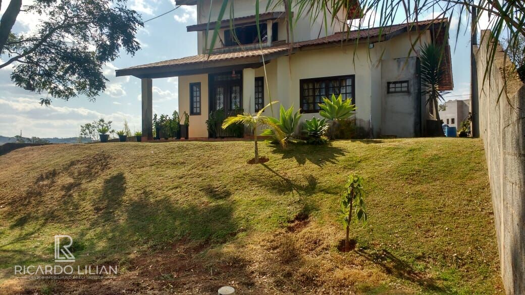 Sobrado à venda com 3 quartos, 150m² - Foto 1