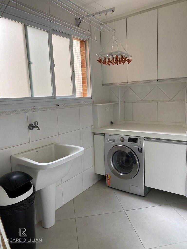 Apartamento à venda com 3 quartos, 140m² - Foto 3