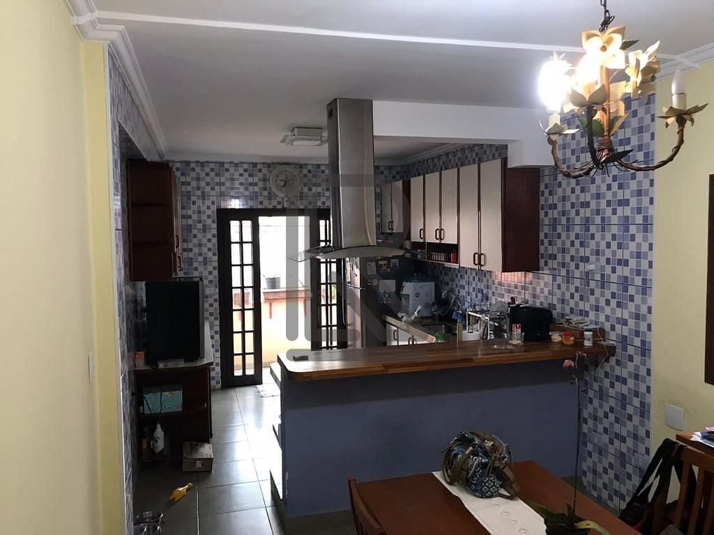 Sobrado à venda com 3 quartos, 140m² - Foto 1