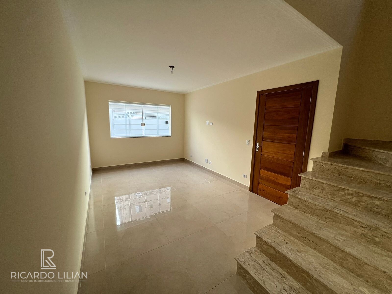 Sobrado à venda com 3 quartos, 131m² - Foto 1