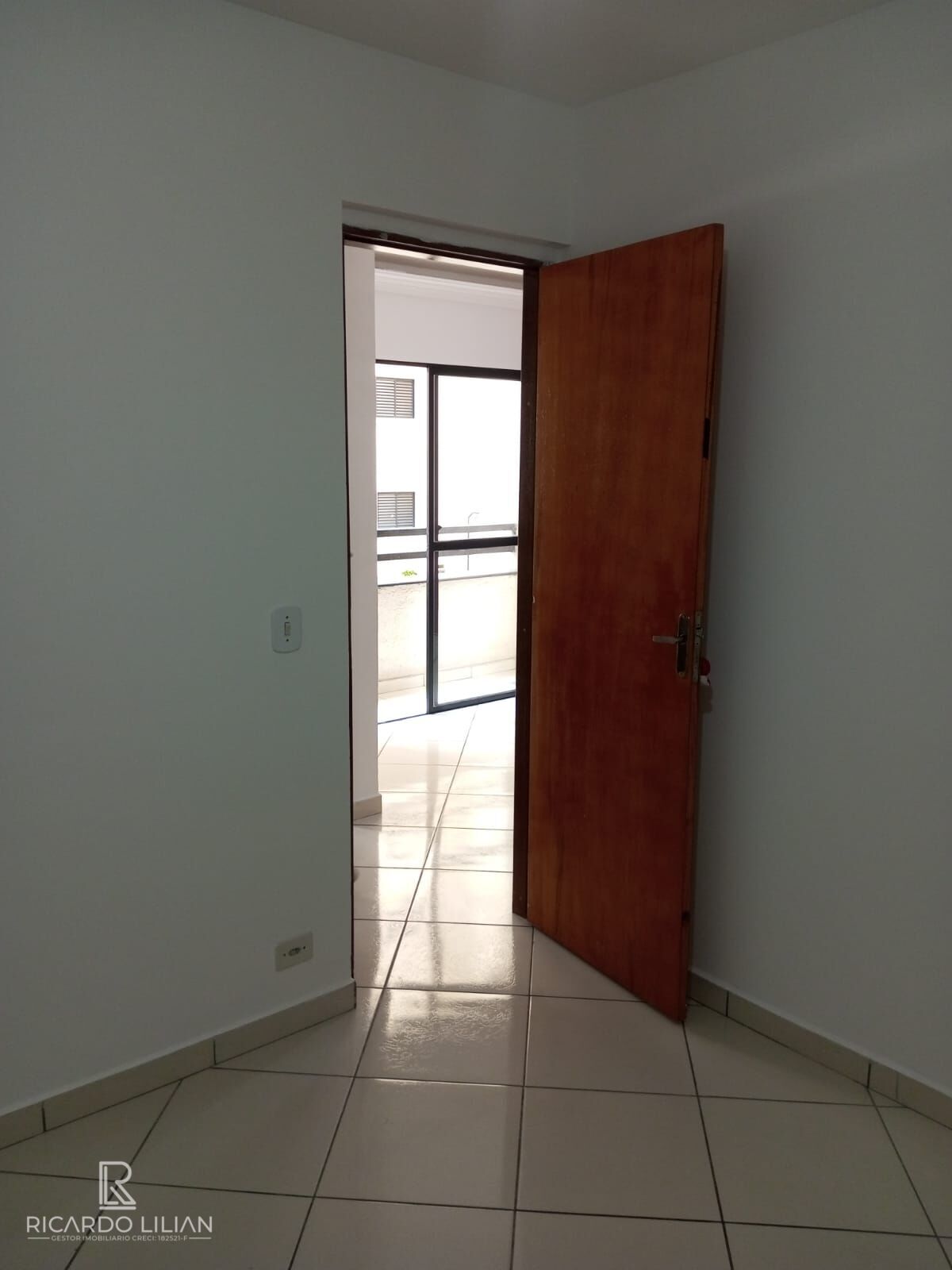 Apartamento à venda com 2 quartos, 64m² - Foto 6