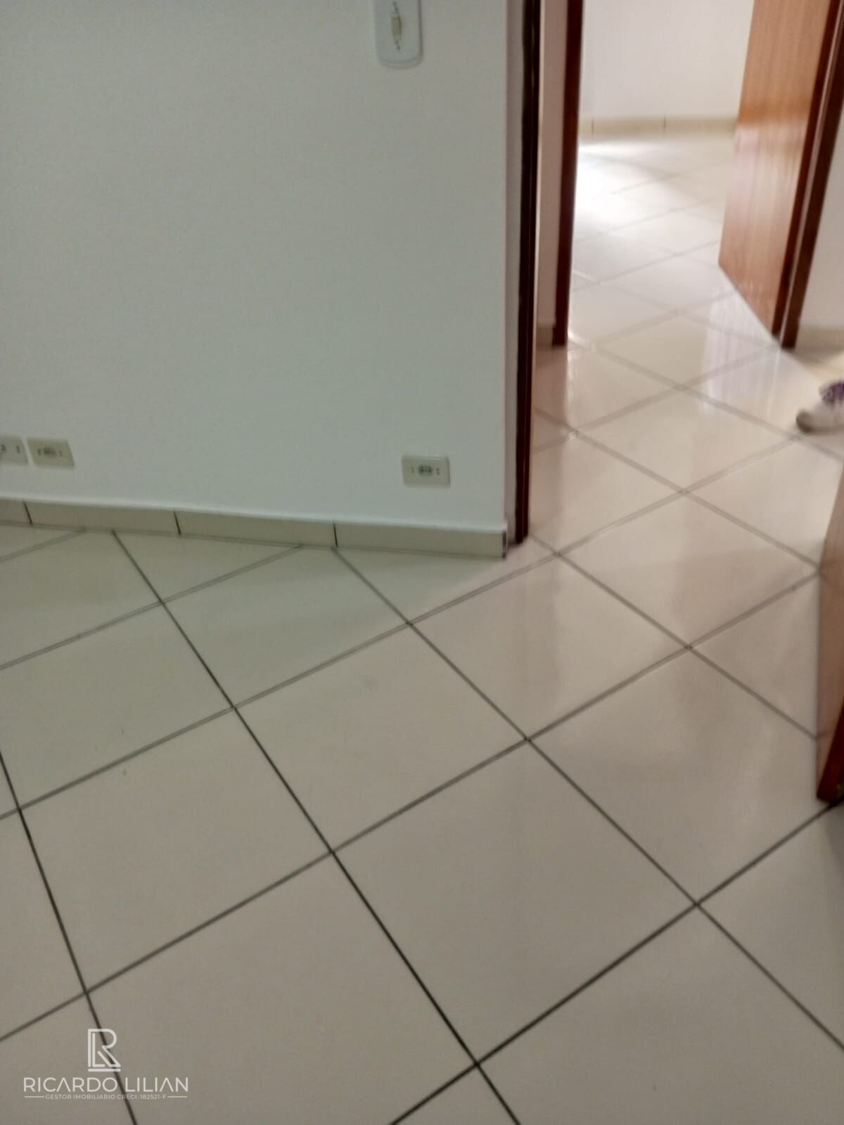 Apartamento à venda com 2 quartos, 64m² - Foto 12