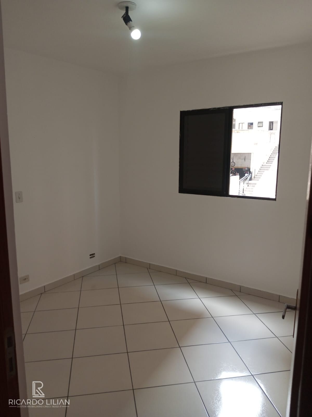 Apartamento à venda com 2 quartos, 64m² - Foto 14