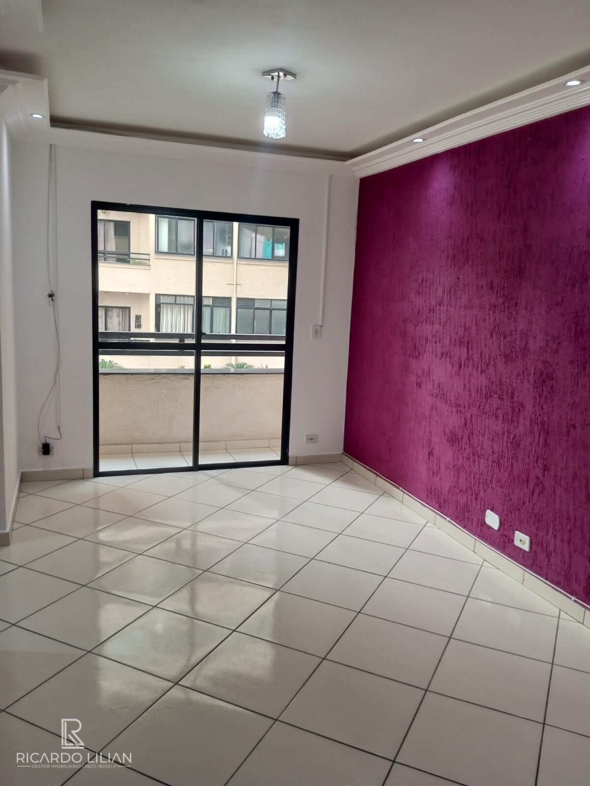 Apartamento à venda com 2 quartos, 64m² - Foto 1