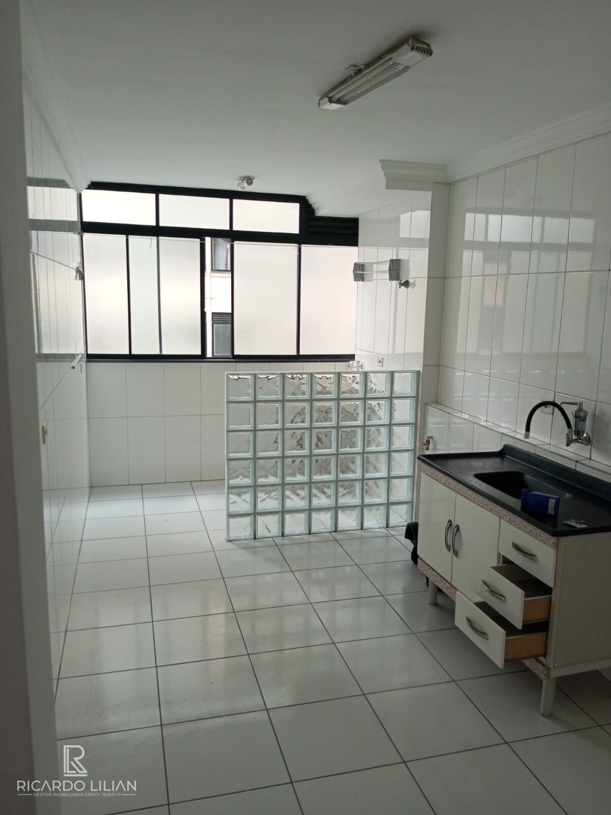 Apartamento à venda com 2 quartos, 64m² - Foto 7